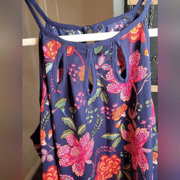 Blue Floral tank top with cut outs, NWOT - Picture 3 of 7